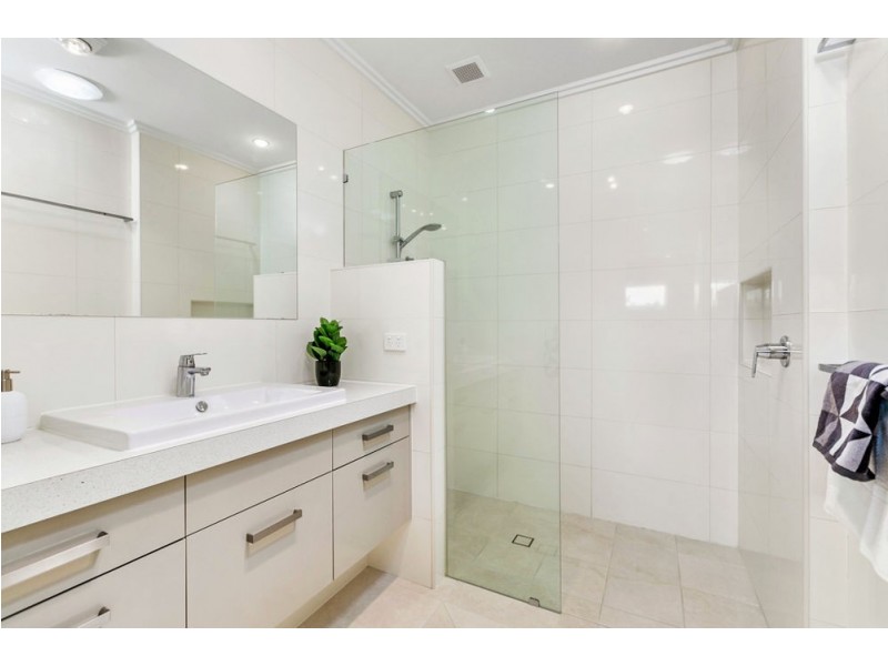 42 St Catherines Terrace, Wynnum QLD 4178