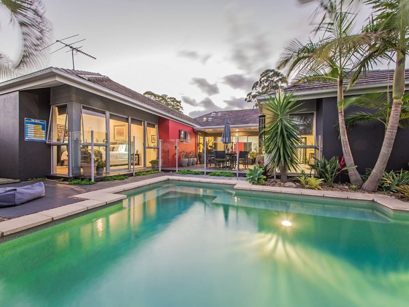 83 Mossvale Drive, Wakerley QLD 4154