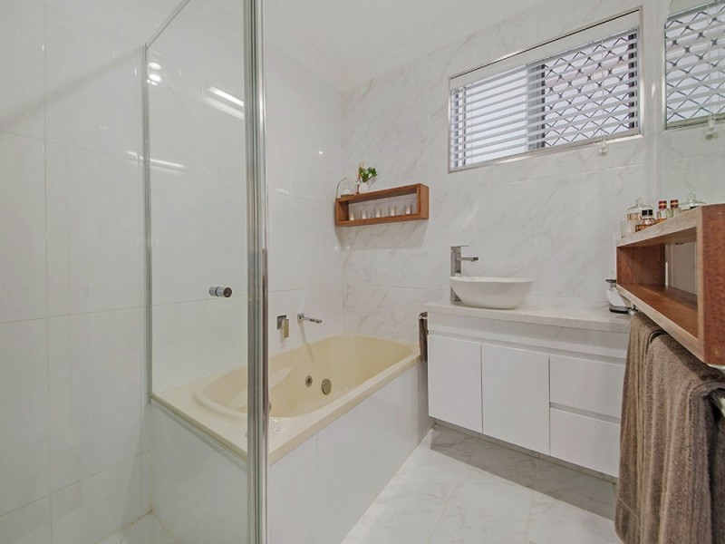 65 Barbara Street, Manly West QLD 4179