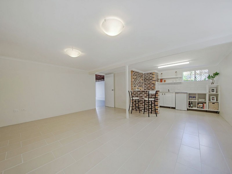 65 Barbara Street, Manly West QLD 4179