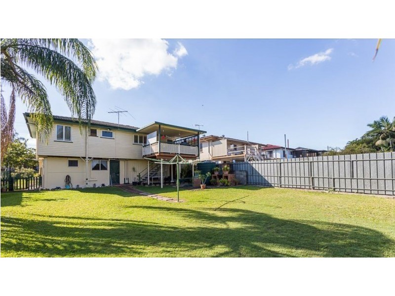 73 Malabar Street, Wynnum West QLD 4178