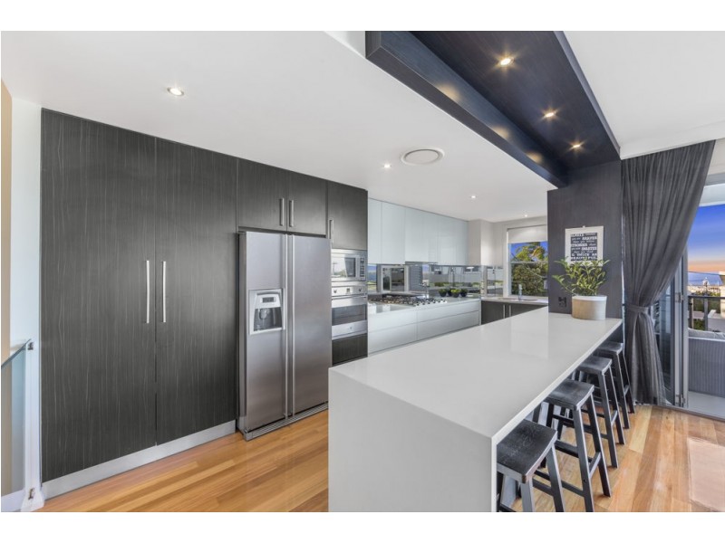 45 Oceana Terrace, Manly QLD 4179