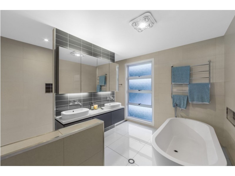 45 Oceana Terrace, Manly QLD 4179