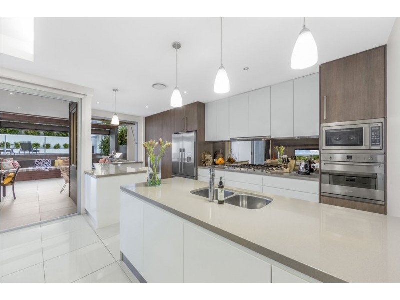 45 Oceana Terrace, Manly QLD 4179