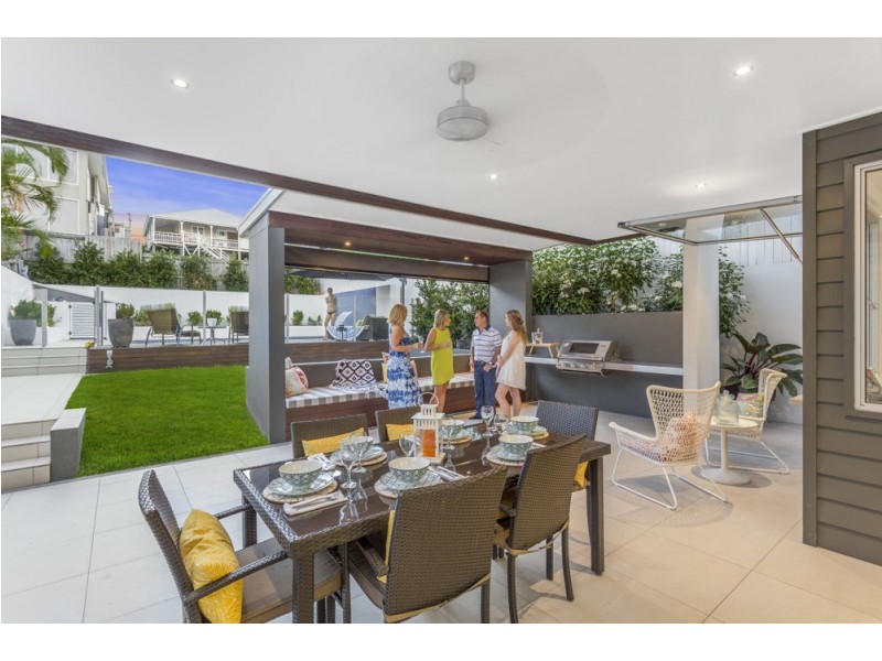 45 Oceana Terrace, Manly QLD 4179