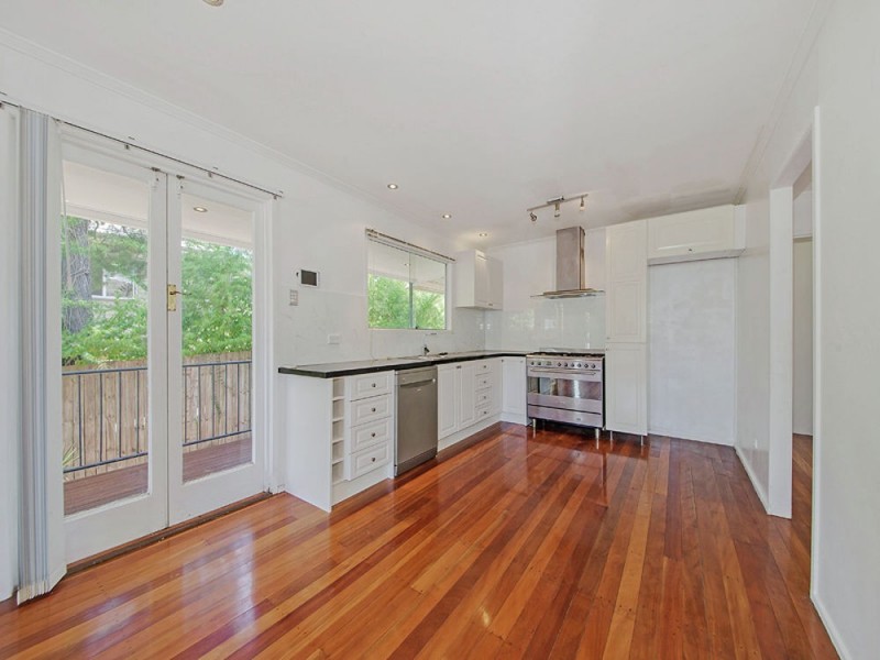 9 Ogilvie St, Wynnum QLD 4178