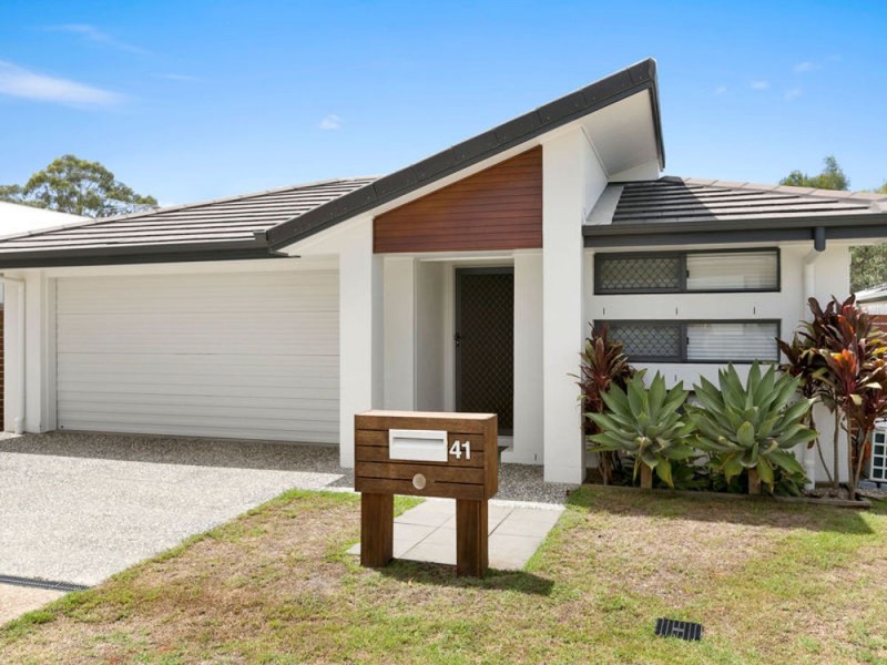 41 Worchester Crescent, Wakerley QLD 4154