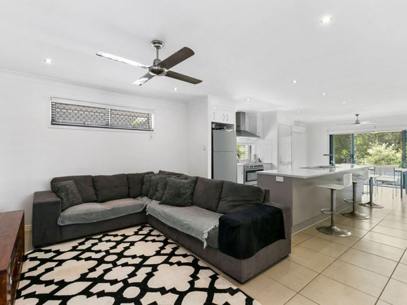 41 Worchester Crescent, Wakerley QLD 4154