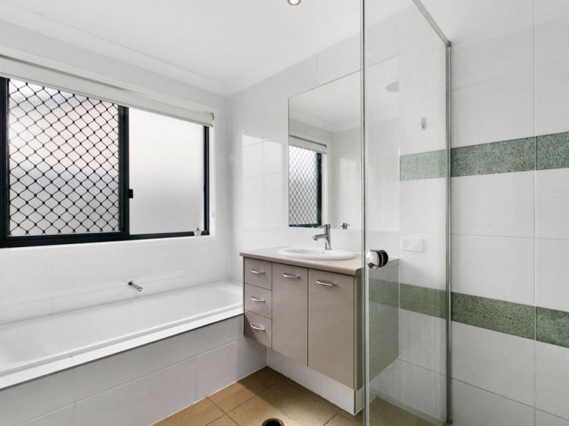 41 Worchester Crescent, Wakerley QLD 4154