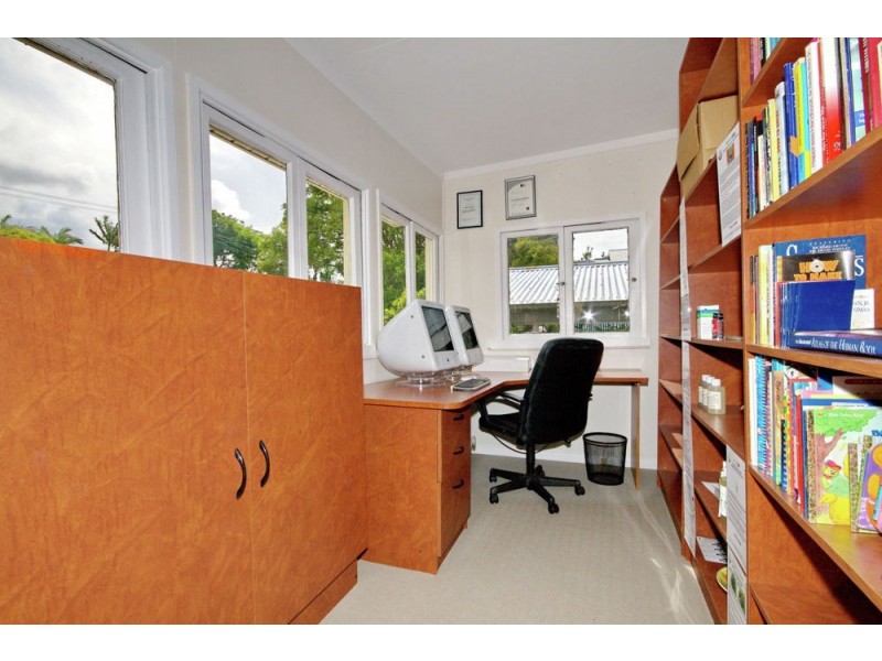 33 Fisher Street, Manly QLD 4179