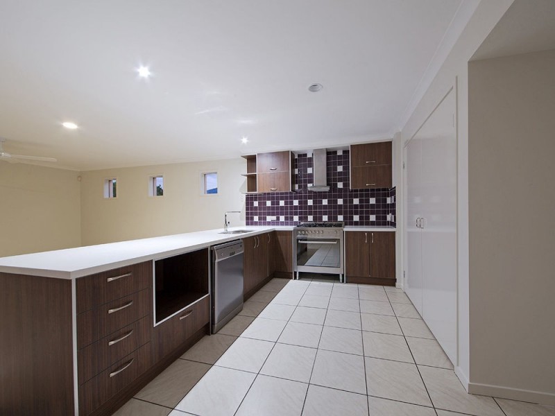 41 Williams St, Wakerley QLD 4154