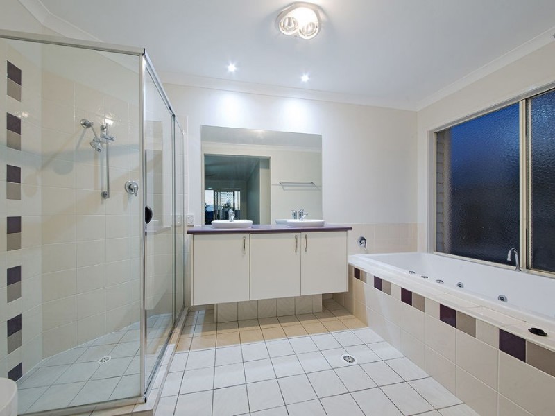 41 Williams St, Wakerley QLD 4154