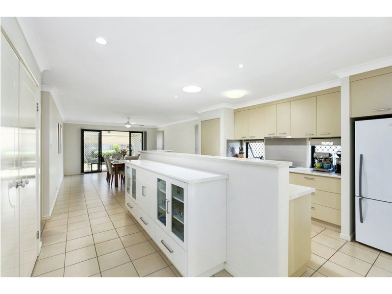 59 Worthing St, Wynnum QLD 4178