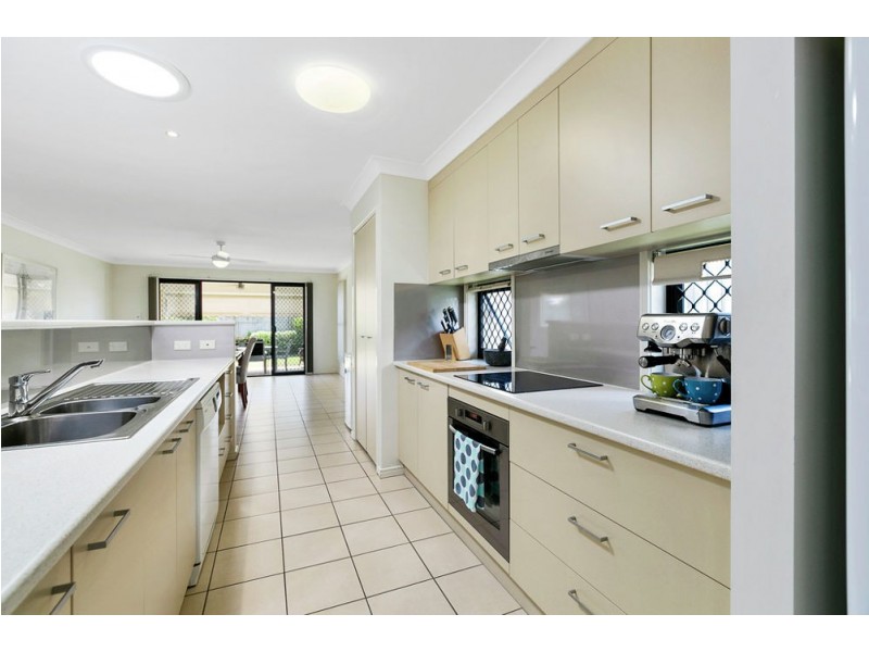 59 Worthing St, Wynnum QLD 4178