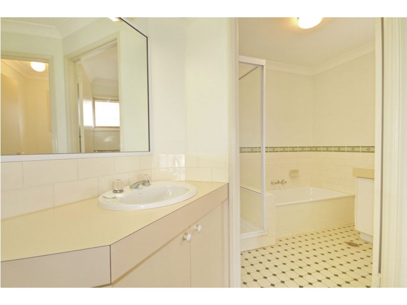 4/77 Ronald Street, Wynnum QLD 4178