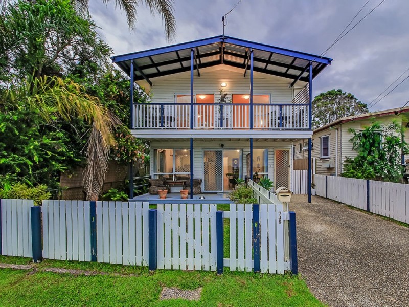 735 Esplanade, Lota QLD 4179