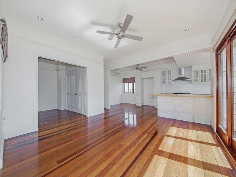 32 Rodney Street, Wynnum West QLD 4178