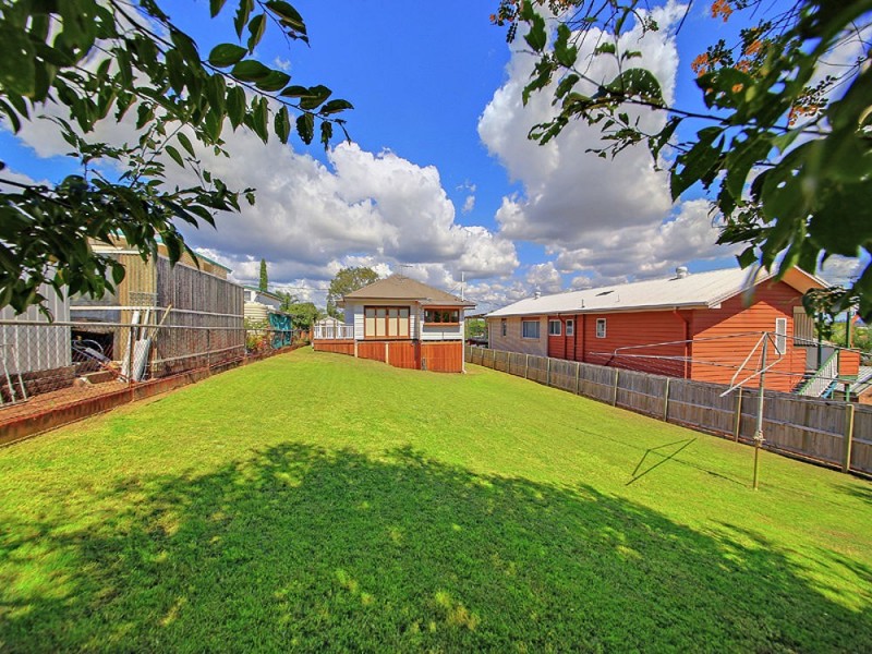 32 Rodney Street, Wynnum West QLD 4178