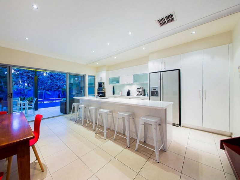 54 MacDonald Street, Lota QLD 4179