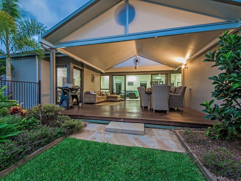 6 Barrington Crescent, Wakerley QLD 4154