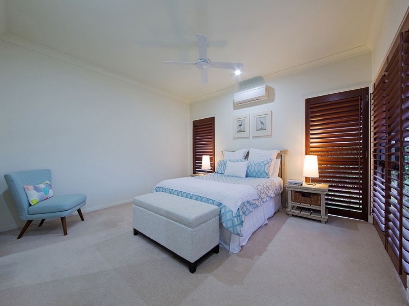 6 Barrington Crescent, Wakerley QLD 4154