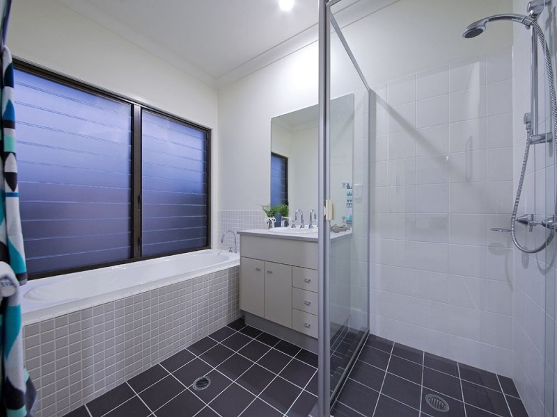 6 Barrington Crescent, Wakerley QLD 4154