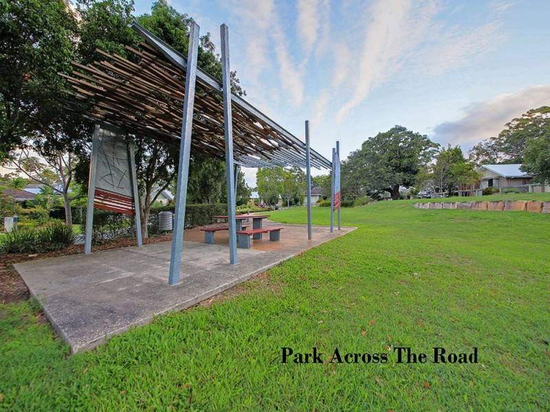 6 Barrington Crescent, Wakerley QLD 4154