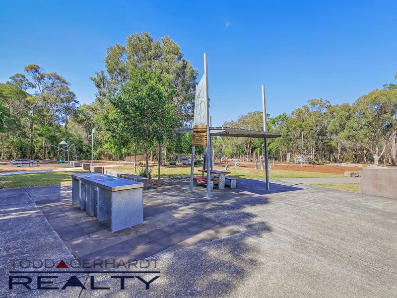 6 Barrington Crescent, Wakerley QLD 4154