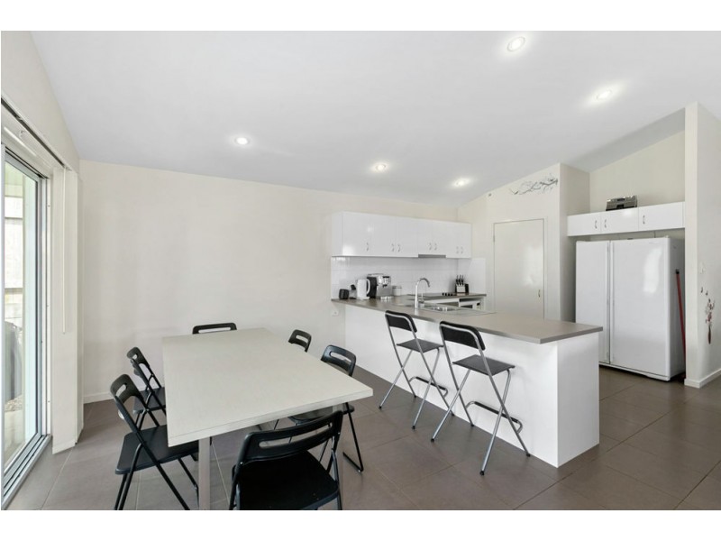 10 Patterson St, Wynnum QLD 4178