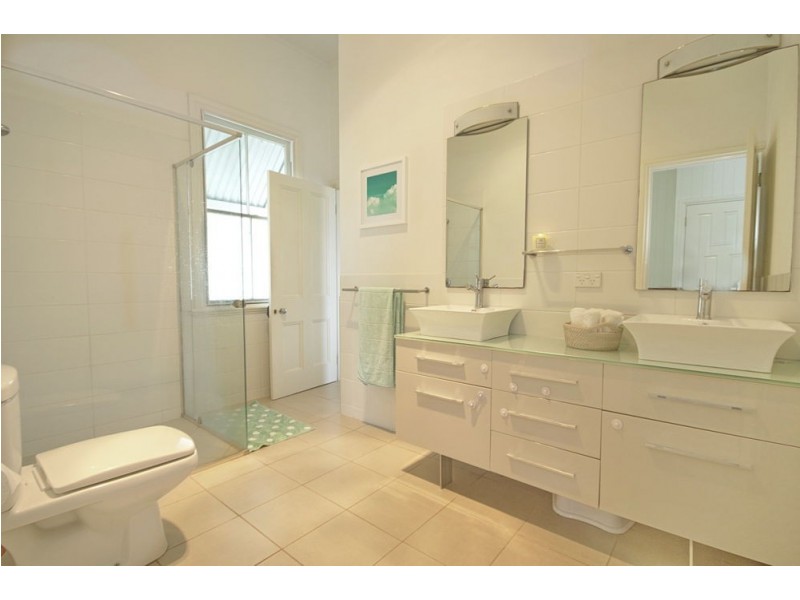 19 Wolsey Parade, Wynnum QLD 4178