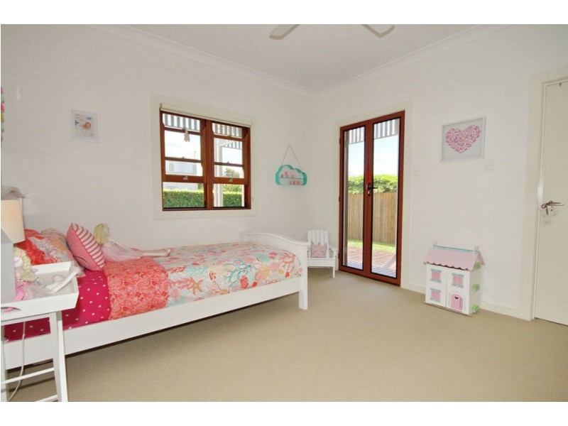 19 Wolsey Parade, Wynnum QLD 4178