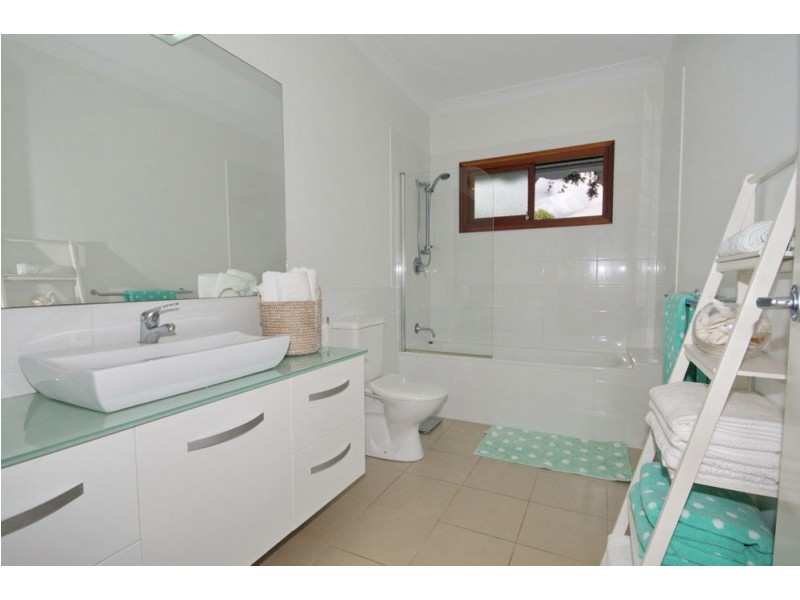 19 Wolsey Parade, Wynnum QLD 4178