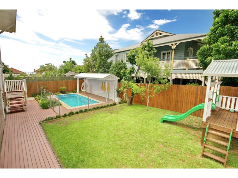 19 Wolsey Parade, Wynnum QLD 4178