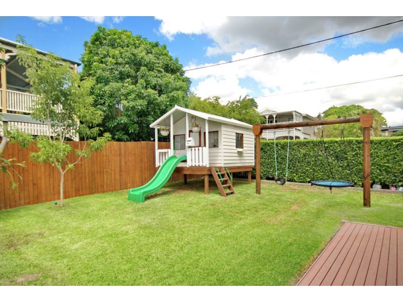 19 Wolsey Parade, Wynnum QLD 4178
