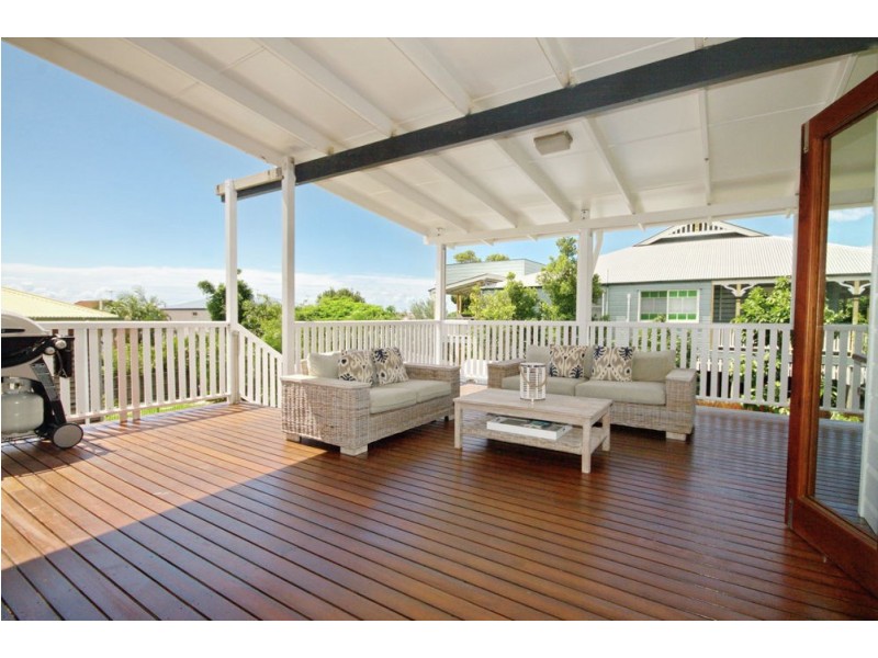 19 Wolsey Parade, Wynnum QLD 4178