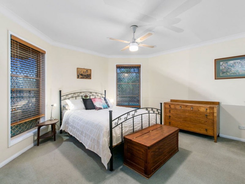 4 Arran Place, Belmont QLD 4153