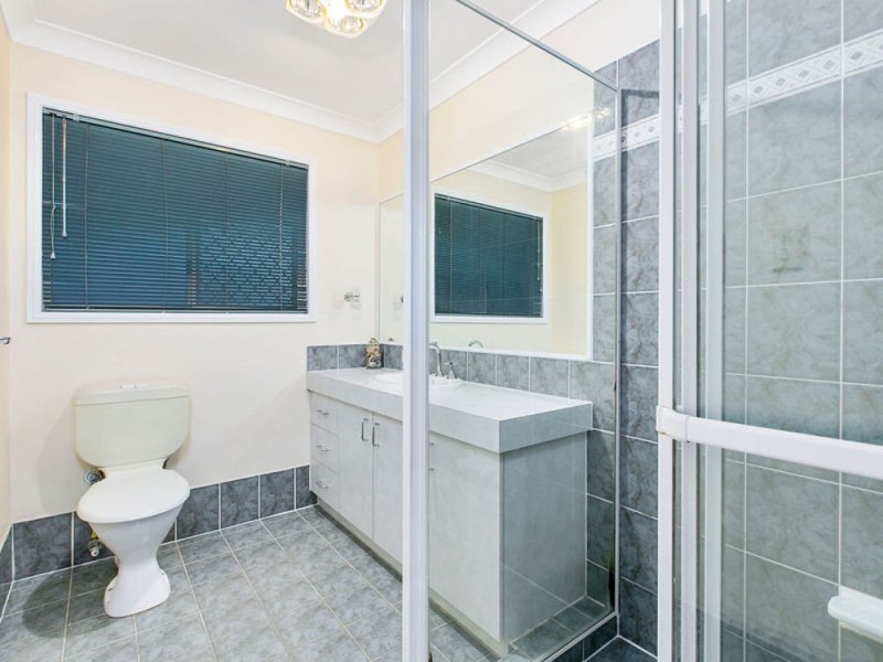 4 Arran Place, Belmont QLD 4153