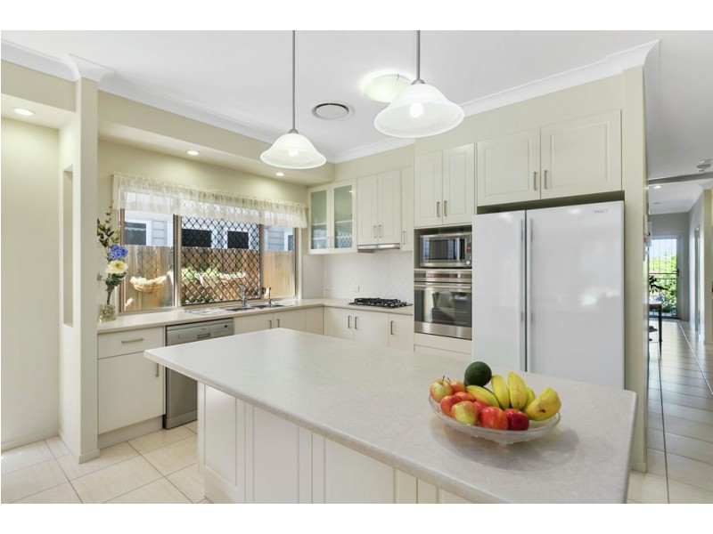 27 Haylock St, Wynnum QLD 4178