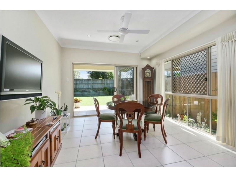 27 Haylock St, Wynnum QLD 4178