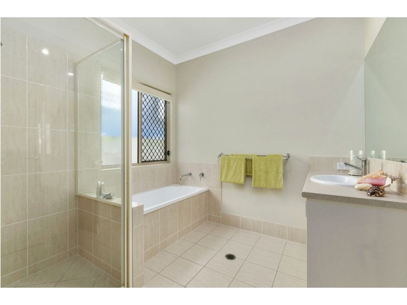 27 Haylock St, Wynnum QLD 4178