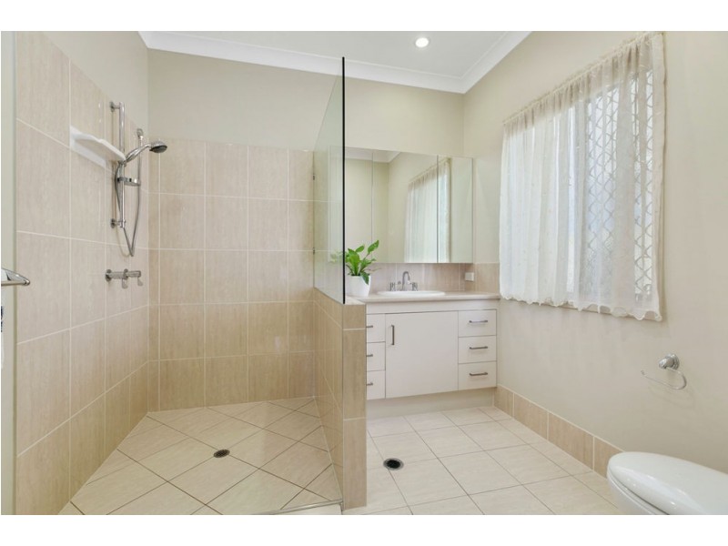 27 Haylock St, Wynnum QLD 4178