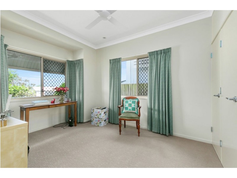 27 Haylock St, Wynnum QLD 4178
