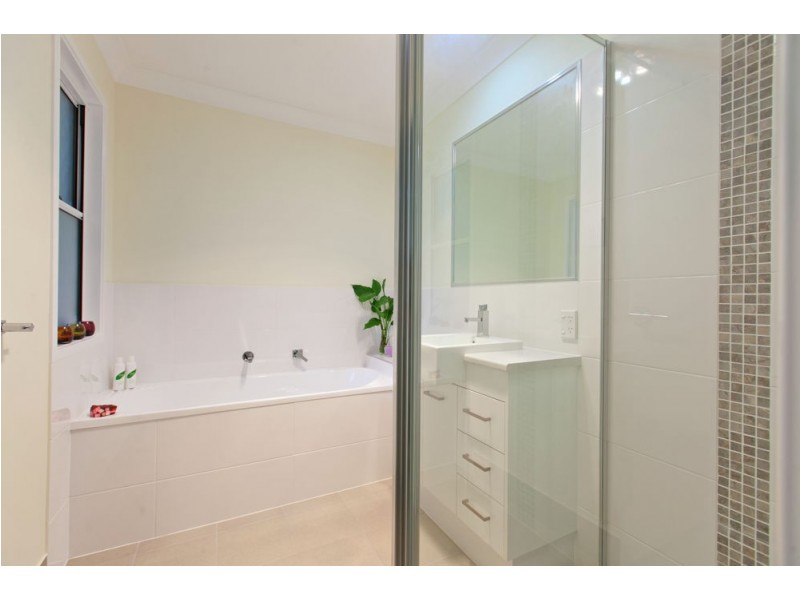 108 Kamarin Street, Manly West QLD 4179