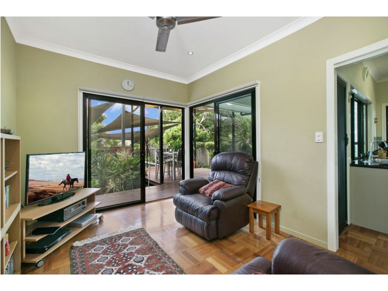 101 Chestnut Street, Wynnum QLD 4178