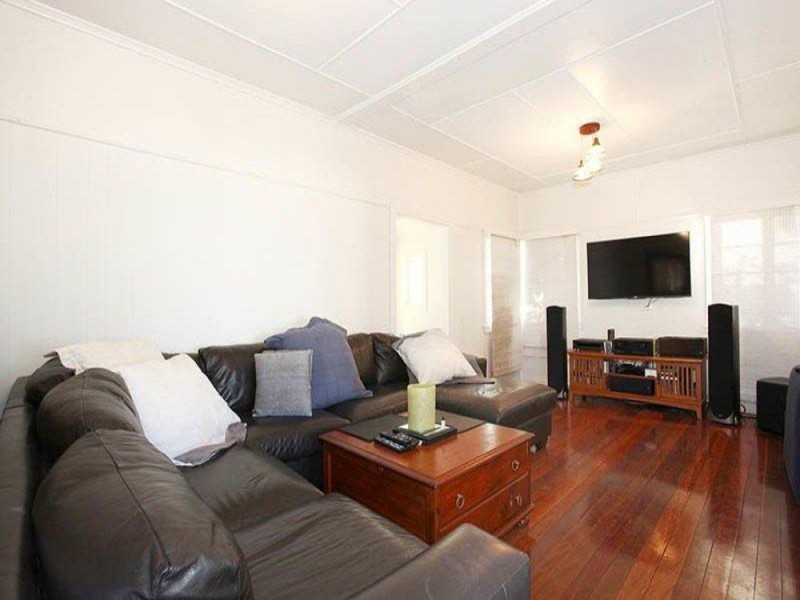 96 Carlton Terrace, Manly QLD 4179
