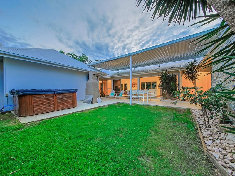 105 Mossvale Drive, Wakerley QLD 4154