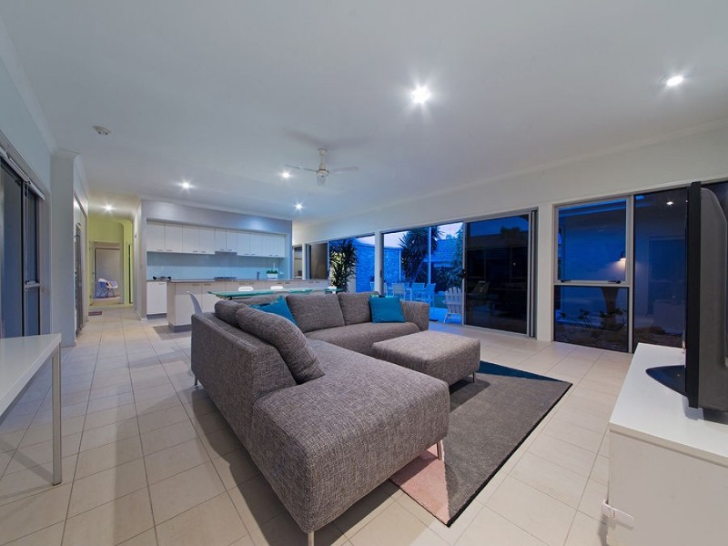 105 Mossvale Drive, Wakerley QLD 4154