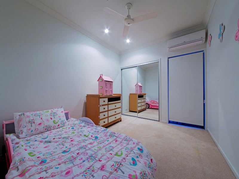 105 Mossvale Drive, Wakerley QLD 4154