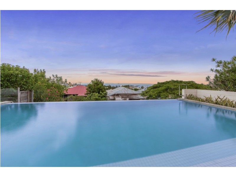 18 Wellington Street, Manly QLD 4179