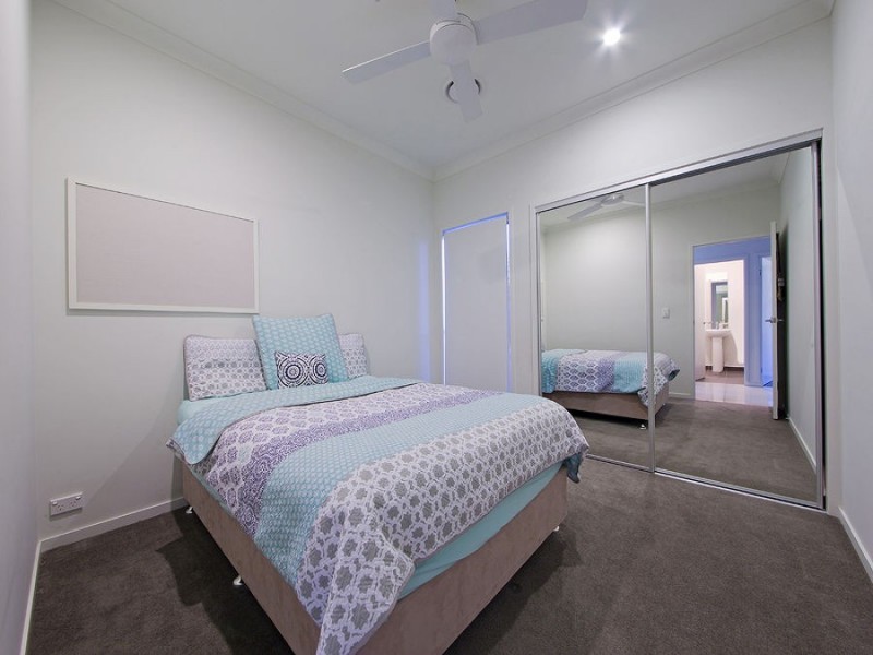 6 Thomson Place, Wakerley QLD 4154